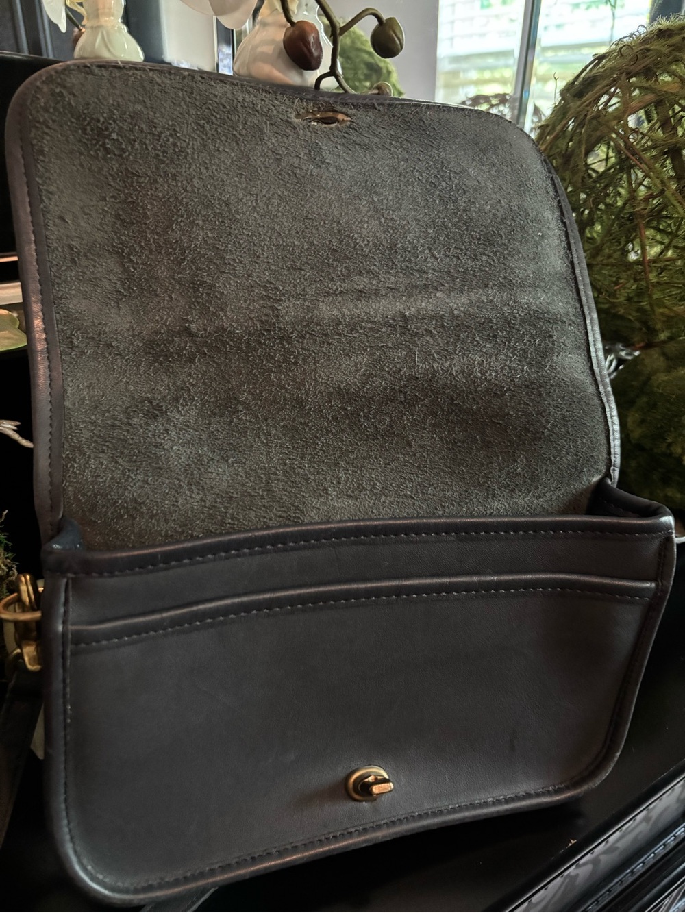 Coach Vintage Gray Leather Messenger Bag with Brass Turn-Lock - Picture 3 of 7